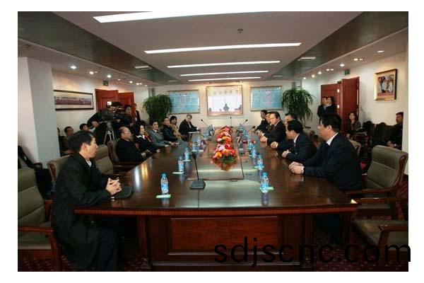 熱烈(lie)慶(qing)祝(zhu)《中(zhong)國(guo)埃及(ji)友好(hao)商會》成立(li)